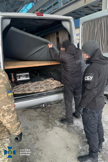Фото 10 — Масштабная спецоперация: СБУ и ДБР начали обыски по всей вертикали таможни (ФОТО)