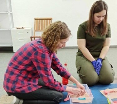 Фото 3 — Бомбы уничтожали их дома, но не сломили волю: о чем общаются на курсах такмеда