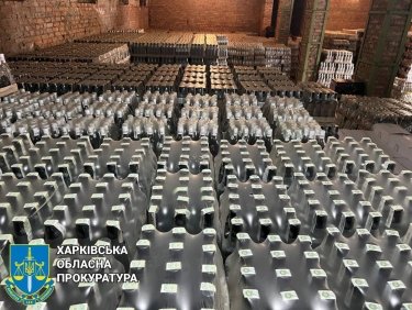 Фото 6 — В Полтаве поймали налоговика, "крышевавшего" нелегальное производство водки и настоек (ФОТО)