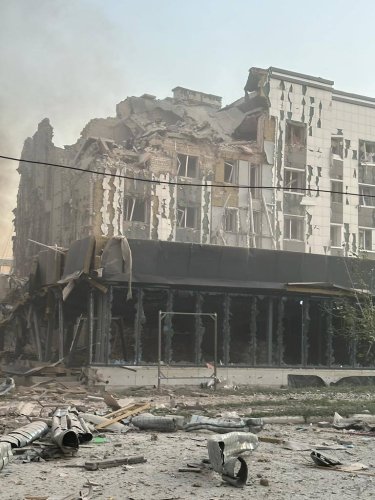 Фото 2 — Россияне ударили ракетами по Покровску: восемь человек погибли (ВИДЕО/ФОТО)