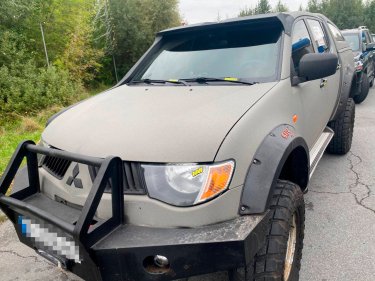 Фото 3 — Украинский киберспортивный клуб NAVI передал на фронт уже более 225 автомобилей. Владелец клуба Максим Криппа прокомментировал это