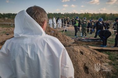 Фото 5 — В Лимані досліджують два місця поховань при окупації: в одному біля 200 могил, в іншому братська могила (ФОТО)