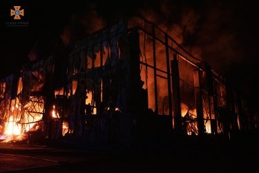 Фото 22 — В Тернополе сгорел завод по производству пенопласта (ФОТО, ВИДЕО)