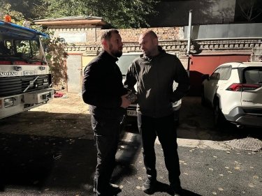 Фото 5 — Российская ракета попала в многоэтажку в Запорожье: есть погибшие и раненые (ФОТО)