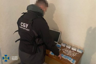 Фото 6 — Распространяли дезинформацию и дестабилизировали ситуацию в Украине: СБУ разоблачила сеть ботоферм (ФОТО)