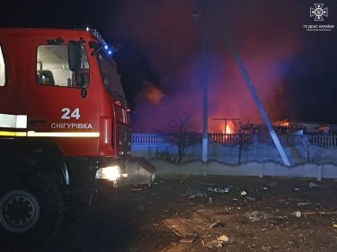 Фото 3 — Армия РФ сбросила авиабомбу на Волчанск и атаковала дронами Днепропетровщину и Николаевщину: какая ситуация в регионах (ФОТО)