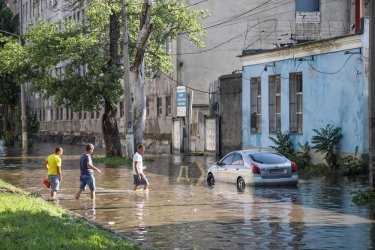 Фото 20 — Одессу накрыл мощнейший ливень, затопив основные магистрали (ФОТО, ВИДЕО)