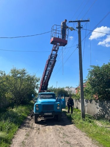 Фото 12 — Войска РФ обстреляли из "Градов" поселок Печенеги Харьковской области: не обошлось без жертв (ФОТО)