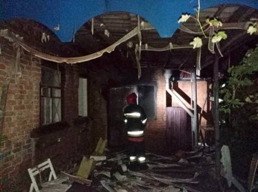 Фото 5 — Российские войска атаковали Орехов: возник масштабный пожар