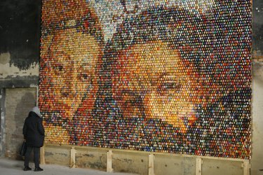 Фото 2 — Икону из грехов показала Украина на Венецианской биеннале