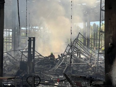 Фото 7 — Росіяни знищили склад Червоного Хреста з гуманітарною допомогою на 80 млн грн