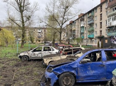 Фото 6 — В Славянске в результате ракетного обстрела частично разрушена пятиэтажка: погибло восемь человек (ФОТО, ВИДЕО)