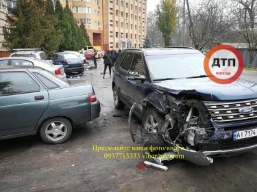 Фото 2 — Под Киевом пьяная девушка разворотила несколько авто (ФОТО)