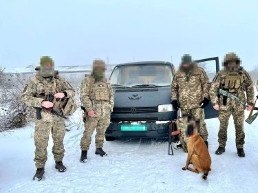 Фото 2 — Favbet Foundation передав ЗСУ ще 4 авто для передової