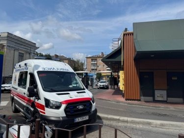 Фото 2 — Стрілянина у McDonald's в Черкасах: є поранений, персонал та відвідувачів евакуювали (ФОТО)