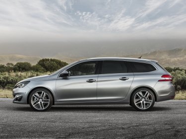 Фото 2 — Тест-драйв Peugeot 308 SW: Красота не в ущерб практичности