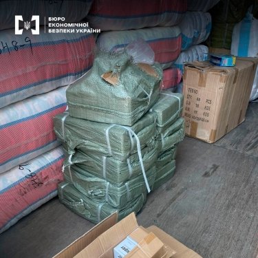 Фото 4 — В Україні викрили масштабне підпільне виробництво фейкових батарейок (ФОТО)