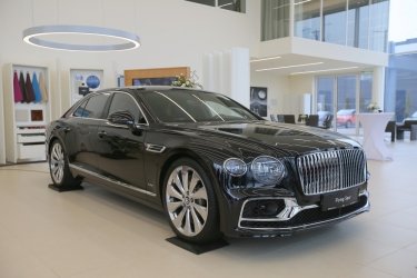 Фото 2 — Пришпорить "Шпору": в Украине стартовали продажи флагманского Bentley Flying Spur