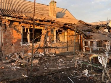 Фото 3 — Российские войска снова обстреляли Марганец: повреждено семь домов (ФОТО)