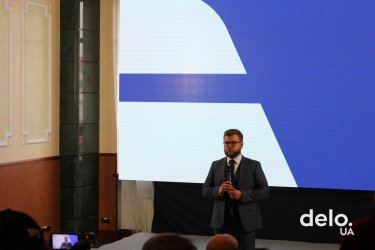 Фото 2 — Что изменится в "Укрзализныце" вместе с логотипом (фоторепортаж)