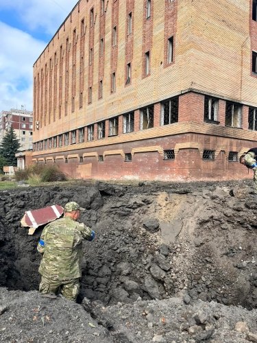Фото 12 — Российские войска нанесли четыре ракетных удара по Краматорску: 11 раненых (ФОТО)
