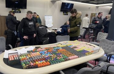 Фото 3 — В Украине разоблачили сеть подпольных игорных заведений: изъято более 1 млн грн (ФОТО)