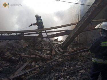 Фото 4 — В Киевской области дотла сгорела церковь (ФОТО)