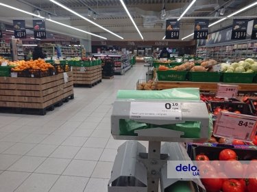 Фото 9 — Пока не накажут: часть магазинов, несмотря на запрет, продолжают раздавать полиэтиленовые пакеты бесплатно