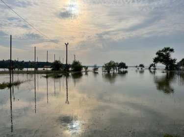 Фото 4 — В Николаеве после подрыва Каховской ГЭС продолжает подниматься уровень Южного Буга: какова ситуация с берегами (ФОТО)