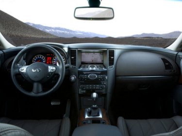 Фото 13 — Infiniti FX37S: кроссовер с характером спортсмена