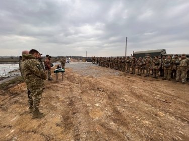 Фото 6 — Возле деоккупированной Снигиревки открыли временный мост через Ингулец вместо разрушенного (ФОТО)