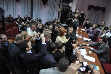 Фото 2 — Округ 94. Романюк против Засухи. Победили деньги.