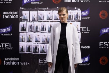 Фото 43 — Ukrainian Fashion Week в разгаре: закулисье, шоу-румы, Андре Тан и Подолян (фото)