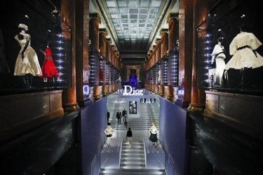 Фото 6 — Dior привез в Москву 110 платьев