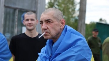 Фото 10 — В День Независимости состоялся обмен пленными: домой вернули военных и гражданских (ФОТО)