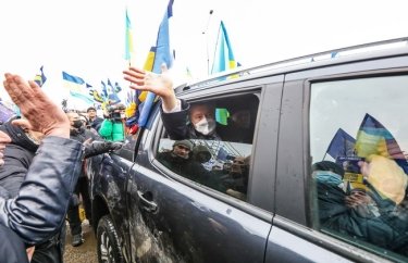 Фото 5 — Порошенко разыгрывает спектакль, делая из себя Навального. Почему ему это не поможет в деле о госизмене?