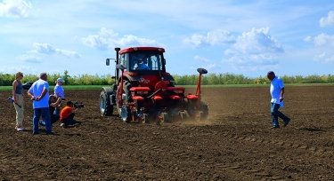 Фото 12 — В Одесской области засеяли первые экспериментальные поля хлопка (ФОТО)