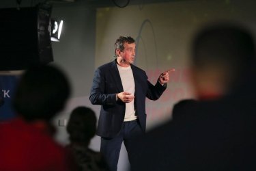 Фото 2 — "Управление неизвестностью — ключевой навык руководителя": инсайты Business Wisdom Summit