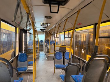 Фото 3 — Одеса отримала нові пасажирські автобуси від Дніпра на випадок знеструмлень (ФОТО)