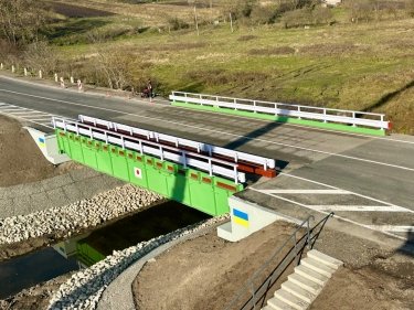 Фото 2 — В Україні встановлять шість модульних мостів для безперебійного руху транспорту (ФОТО)
