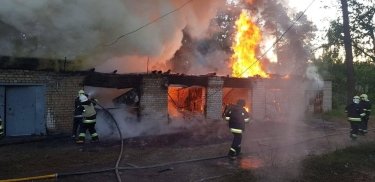 Фото 2 — Войска РФ обстреляли поселок Шевченково Харьковской области: есть раненые