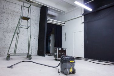 Фото 6 — "Сцена 6" приняла удар: что ГогольФесту не дали показать в театре на Подоле, покажут там