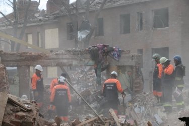 Фото 6 — Число погибших из-за ударов по двум общежитиям в Харькове выросло до 24