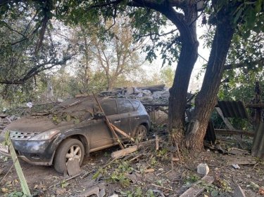Фото 2 — Враг ударил управляемыми авиабомбами по Харьковщине: разрушено здание детсада