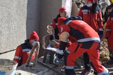 Фото 13 — Дев'ятеро людей загинули внаслідок російського ракетного удару по телевежі під Рівним (ФОТО)