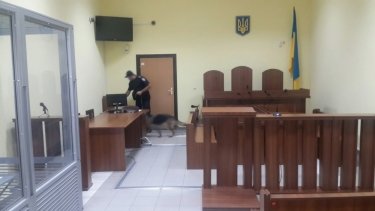 Фото 2 — Во Львове "заминировали" 3 суда, эвакуированы почти 200 человек (ФОТО)