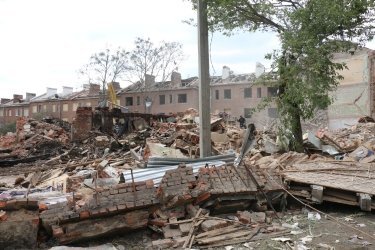 Фото 8 — Число погибших из-за ударов по двум общежитиям в Харькове выросло до 24