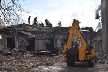 Фото 12 — Дев'ятеро людей загинули внаслідок російського ракетного удару по телевежі під Рівним (ФОТО)