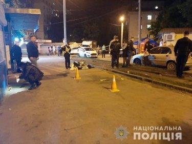 Фото 4 — Пять человек получили ранения при взрыве гранаты в Харькове (ФОТО)