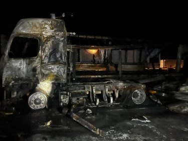 Фото 4 — Дроны атаковали логистический центр "Эпицентра" под Киевом, произошел масштабный пожар (ФОТО)